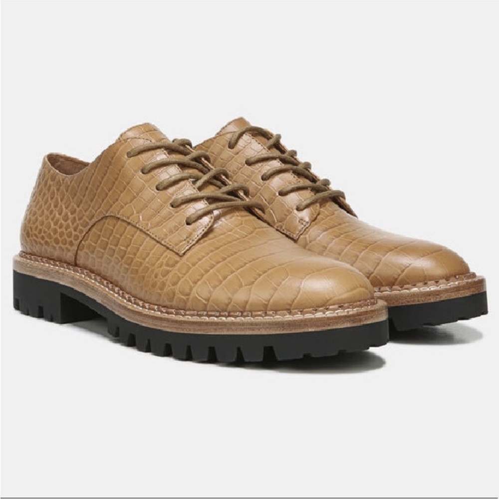 NWOT Vince Camilla Croc-Embossed Lug Sole Leather Oxfords. Sz 36.5
